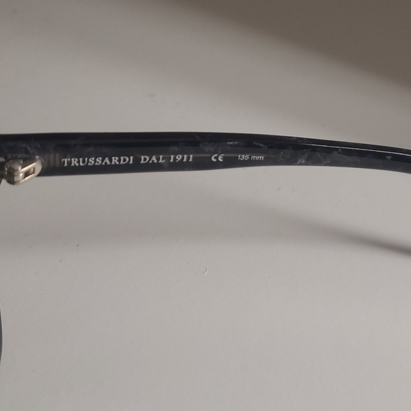 New Trussardi sunglasses  made in Italy 🇮🇹 - Picture 2 of 8